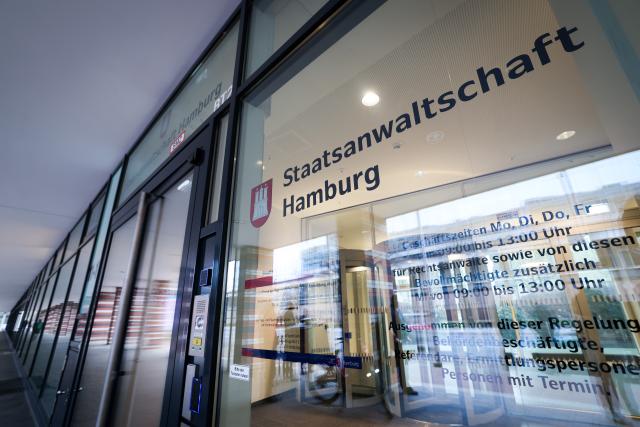 FILED - 15 January 2025, Hamburg: FILE PHOTO - An exterior view showing the main entrance to the Hamburg Public Prosecutor's Office. Photo: Christian Charisius/dpa