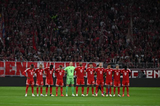 10 September 2026, Bavaria, Munich: Munich players observe a minute of silence for the victims of the tragedy in Nepal prior to the start of the UEFA Champions League group stage soccer match between Bayern Munich and FK Bodo/Glimt at Allianz Arena. Photo: Sven Hoppe/dpa