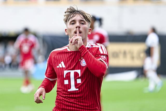 13 September 2026, Saarland, Spiesen-Elversberg: Bayern Munich's Lennart Karl celebrtes scoring his side's first goal during the German Bundesliga soccer match between Elversberg and Bayern Munich at Ursapharm-Arena. Photo: Uwe Anspach/dpa - IMPORTANT NOTICE: In accordance with the regulations of the Bundesliga and the DFB (German Football Association), it is prohibited to use or allow the use of photographs taken in the stadium and/or during the game in the form of sequential images and/or video-like photo sequences.