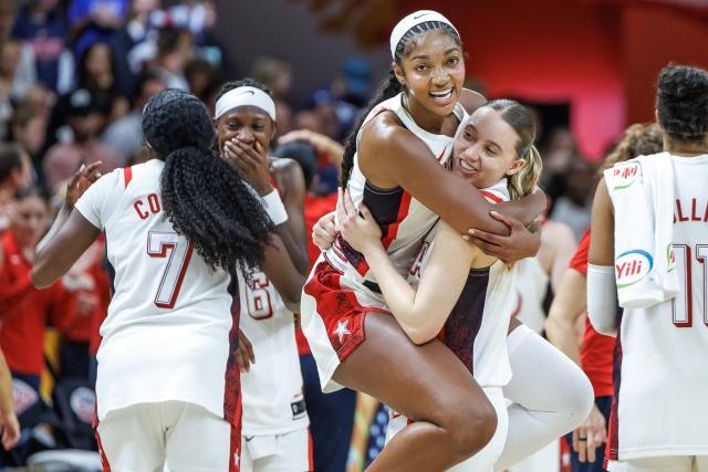 13 September 2026, Berlin: US Paige Bueckers and Angel Reese celebrate their victory after the FIBA Women's Basketball World Cup final match between US and France. Photo: Andreas Gora/dpa
