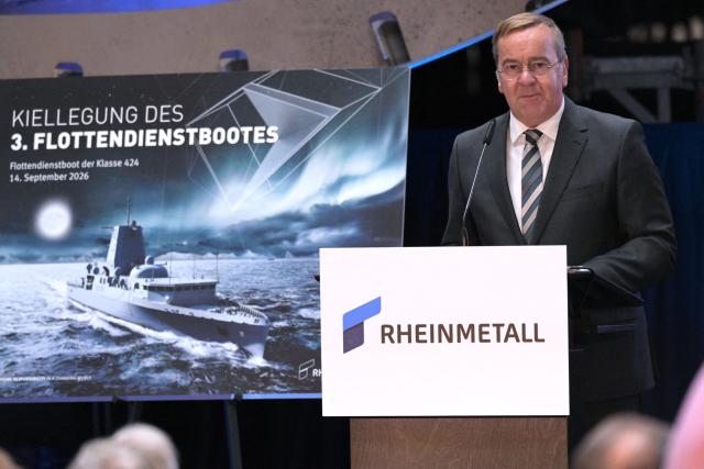 14 September 2026, Mecklenburg-Western Pomerania, Wolgast: German Defense Minister Boris Pistorius speaks at the keel-laying ceremony for the third Class 424 fleet support vessel, in the Peene Shipyard's assembly hall. Rheinmetall's Naval Systems division is responsible for the production of the latest generation of reconnaissance vessels, carried out at the Wolgast and Hamburg sites. Photo: Stefan Sauer/dpa