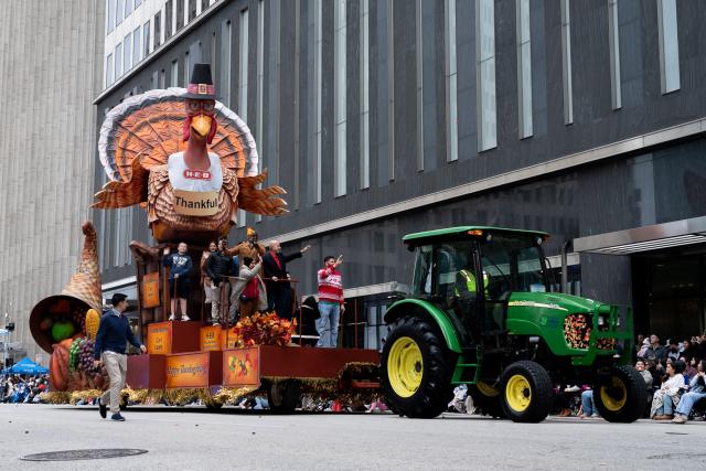 (241129) -- BEIJING, Nov. 29, 2024 (Xinhua) -- A turkey float is seen during the 75th H-E-B Thanksgiving Day Parade in Houston, Texas, the United States, Nov. 28, 2024. (Photo by Chen Chen/Xinhua)