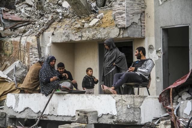 (241130) -- GAZA, Nov. 30, 2024 (Xinhua) -- Palestinian people are seen at a temporary shelter in Gaza City, Nov. 28, 2024.
  The United Nations Relief and Works Agency for Palestine Refugees in the Near East (UNRWA) said on Friday that Gaza endured the most intense civilian bombardment in the past year since World War II. (Photo by Mahmoud Zaki/Xinhua)