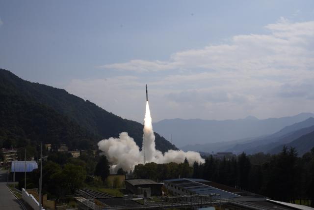 (241204) -- XICHANG, Dec. 4, 2024 (Xinhua) -- A Kuaizhou-1A (KZ-1A) carrier rocket carrying a new remote-sensing satellite blasts off from the Xichang Satellite Launch Center in southwest China's Sichuan Province, Dec. 4, 2024.
  The satellite was launched at 12:46 p.m. (Beijing Time) and has entered its planned orbit. (Photo by Yang Xi/Xinhua)