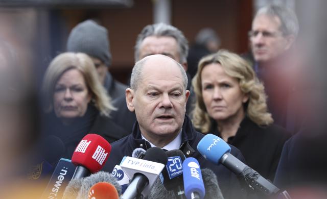 (241221) -- MAGDEBURG, Dec. 21, 2024 (Xinhua) -- German Chancellor Olaf Scholz speaks to the press during a memorial ceremony in Magdeburg, Germany, Dec. 21, 2024. At least five people were killed and over 200 others injured after a car rammed into a large crowd at a German Christmas market in the central German city of Magdeburg Friday evening, German news agency dpa reported Saturday, citing State Premier Reiner Haseloff.
   German Chancellor Olaf Scholz expressed deep concerns over the tragic incident at the scene, saying that "nearly 40 of the injured are so seriously hurt that we must be very worried about them." (Xinhua/Du Zheyu)