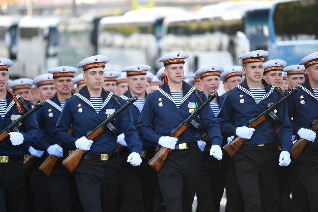 (250509) -- MOSCOW, May 9, 2025 (Xinhua) -- Military personnel are about to attend a military parade marking the 80th anniversary of the victory in the Soviet Union's Great Patriotic War in Moscow, Russia, May 9, 2025. (Xinhua/Cao Yang)