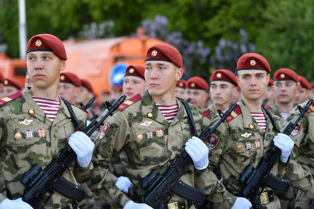(250509) -- MOSCOW, May 9, 2025 (Xinhua) -- Military personnel are about to attend a military parade marking the 80th anniversary of the victory in the Soviet Union's Great Patriotic War in Moscow, Russia, May 9, 2025. (Xinhua/Cao Yang)