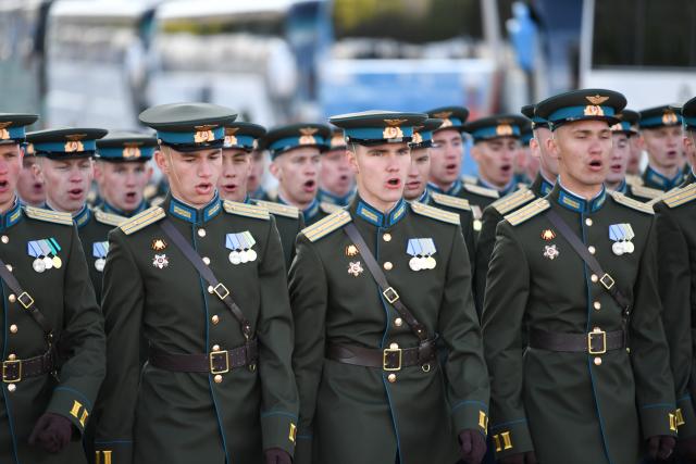 (250509) -- MOSCOW, May 9, 2025 (Xinhua) -- Military personnel are about to attend a military parade marking the 80th anniversary of the victory in the Soviet Union's Great Patriotic War in Moscow, Russia, May 9, 2025. (Xinhua/Cao Yang)