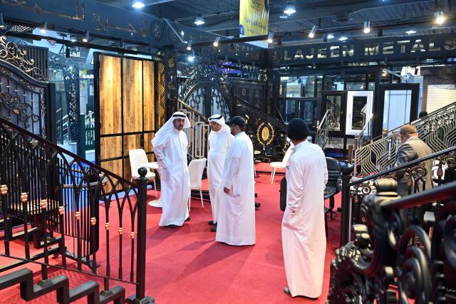 (250509) -- HAWALLI, May 9, 2025 (Xinhua) -- People visit the "Baytak" Exhibition in Hawalli Governorate, Kuwait, May 8, 2025. As one of the largest building and design event in Kuwait, the exhibition "Baytak", which means "Your home" in Arabic, kicked off on Thursday with the participation of more than 200 local and international companies. The exhibition will last until May 13. (Photo by Asad/Xinhua)