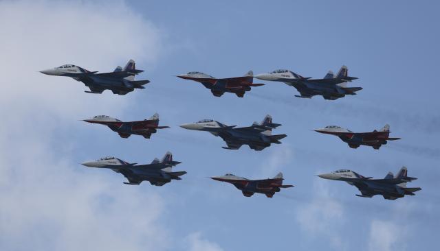 (250509) -- MOSCOW, May 9, 2025 (Xinhua) -- Aircraft fly in formation during a grand parade marking the 80th anniversary of the victory in the Soviet Union's Great Patriotic War in Moscow, Russia, May 9, 2025. (Xinhua/Ding Haitao)