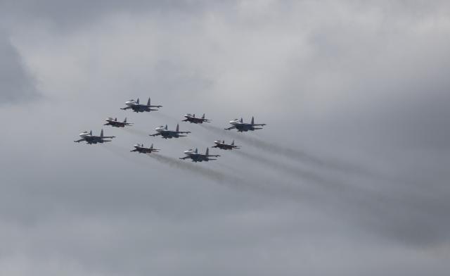 (250509) -- MOSCOW, May 9, 2025 (Xinhua) -- Aircraft fly in formation during a grand parade marking the 80th anniversary of the victory in the Soviet Union's Great Patriotic War in Moscow, Russia, May 9, 2025. (Xinhua/Ding Haitao)
