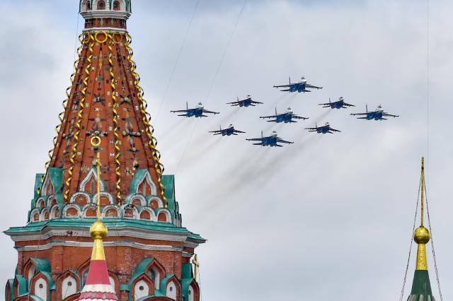 (250509) -- MOSCOW, May 9, 2025 (Xinhua) -- Aircraft fly in formation during a grand parade marking the 80th anniversary of the victory in the Soviet Union's Great Patriotic War in Moscow, Russia, May 9, 2025. (Photo by Alexander Zemlianichenko Jr/Xinhua)