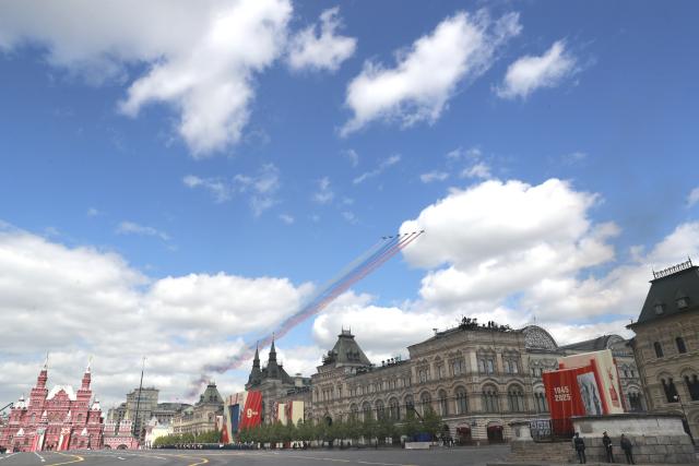 (250509) -- MOSCOW, May 9, 2025 (Xinhua) -- This photo taken on May 9, 2025 shows a grand parade marking the 80th anniversary of the victory in the Soviet Union's Great Patriotic War in Moscow, Russia. (Xinhua/Bai Xueqi)