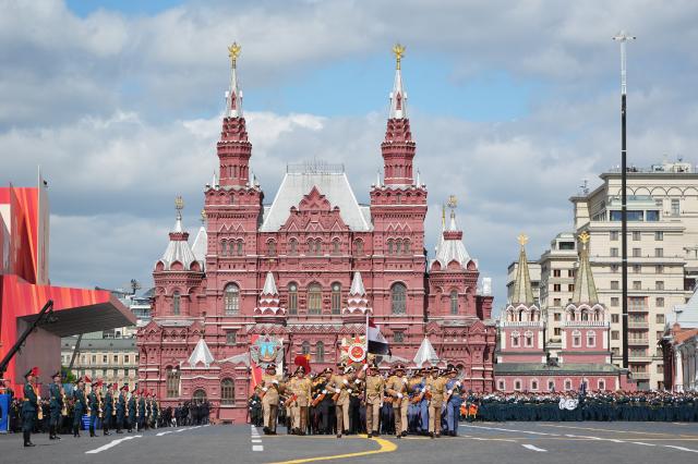 (250509) -- MOSCOW, May 9, 2025 (Xinhua) -- Soldiers march during a grand parade marking the 80th anniversary of the victory in the Soviet Union's Great Patriotic War in Moscow, Russia, May 9, 2025. (Xinhua/Lai Xiangdong)