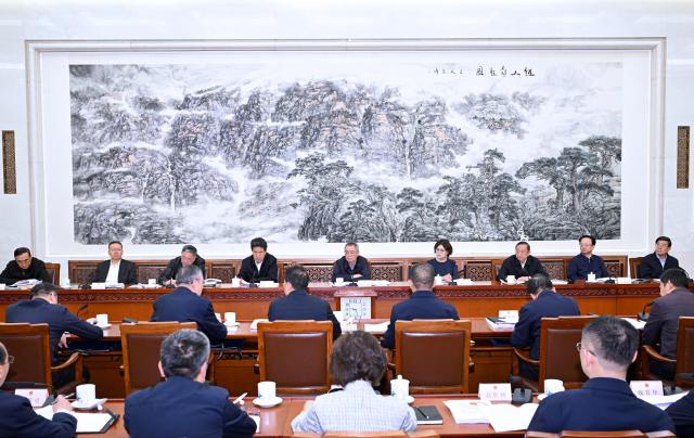 (250509) -- BEIJING, May 9, 2025 (Xinhua) -- A meeting on a new round of enforcement inspection of the Food Safety Law launched by the Standing Committee of the National People's Congress (NPC) is held in Beijing, capital of China, May 9, 2025. Vice chairmen of the NPC Standing Committee Cai Dafeng, Tie Ning and Losang Jamcan attended the meeting. (Xinhua/Rao Aimin)