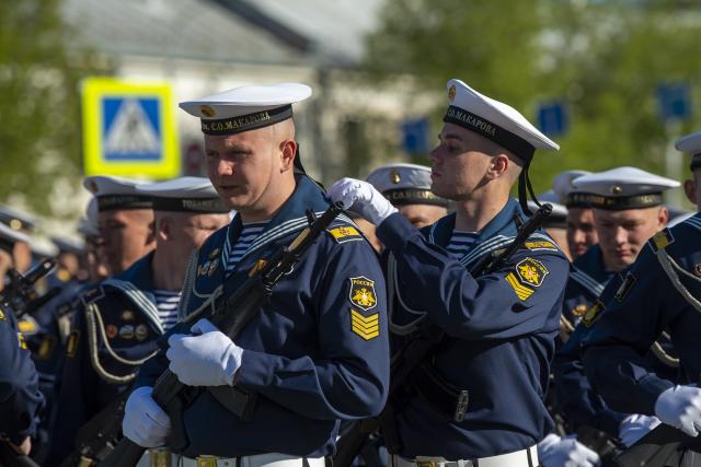(250509) -- MOSCOW, May 9, 2025 (Xinhua) -- Soldiers are about to attend a military parade marking the 80th anniversary of the victory in the Soviet Union's Great Patriotic War in Moscow, Russia, May 9, 2025. (Photo by Alexander Zemlianichenko Jr/Xinhua)