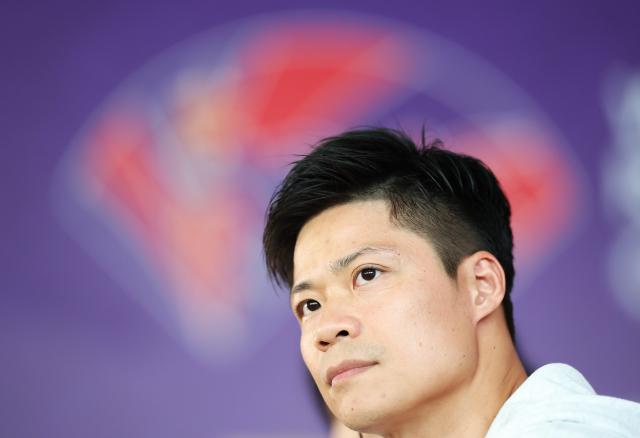(250509) -- GUANGZHOU, May 9, 2025 (Xinhua) -- Su Bingtian of China is seen during the press conference before the World Athletics Relays Guangzhou 2025 in Guangzhou, south China's Guangdong Province, May 9, 2025. (Xinhua/Li Ming)