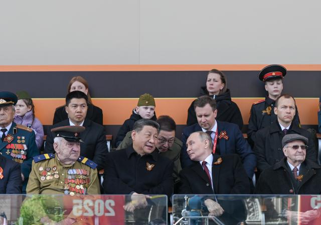 (250509) -- MOSCOW, May 9, 2025 (Xinhua) -- Chinese President Xi Jinping attends celebrations marking the 80th anniversary of the victory in the Soviet Union's Great Patriotic War in Moscow, Russia, May 9, 2025. Leaders from more than 20 countries and international organizations were invited to the events. (Xinhua/Xie Huanchi)