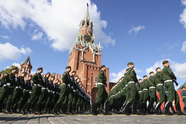 (250509) -- MOSCOW, May 9, 2025 (Xinhua) -- Soldiers prepare to attend a grand parade marking the 80th anniversary of the victory in the Soviet Union's Great Patriotic War in Moscow, Russia, May 9, 2025. (Xinhua/Bai Xueqi)