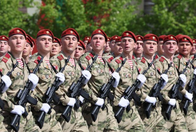 (250509) -- MOSCOW, May 9, 2025 (Xinhua) -- Soldiers march during a grand parade marking the 80th anniversary of the victory in the Soviet Union's Great Patriotic War in Moscow, Russia, May 9, 2025. (Xinhua/Ding Lin)
