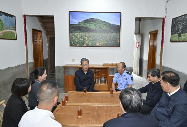 (250509) -- FUZHOU, May 9, 2025 (Xinhua) -- Zhao Leji, chairman of the National People's Congress Standing Committee and a member of the Standing Committee of the Political Bureau of the Communist Party of China Central Committee, leads an inspection team to learn about enforcement of the country's Forest Law in Nanping City, southeast China's Fujian Province, May 8, 2025. Zhao conducted an inspection and research tour in Fujian from Wednesday to Friday this week. (Xinhua/Yin Bogu)
