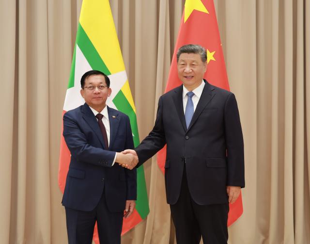 (250509) -- MOSCOW, May 9, 2025 (Xinhua) -- Chinese President Xi Jinping meets with Myanmar leader Min Aung Hlaing on the sidelines of the celebrations marking the 80th anniversary of the victory in the Soviet Union's Great Patriotic War in Moscow, Russia, May 9, 2025. (Xinhua/Ding Haitao)