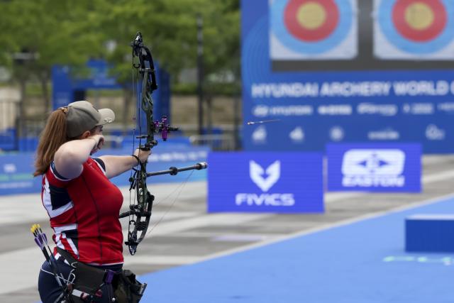 (250510) -- SHANGHAI, May 10, 2025 (Xinhua) -- Ella Gibson of Britain competes during the gold final of the Compound Mixed Team competition at Shanghai 2025 Archery World Cup Stage 2 in Shanghai, China, May 10, 2025. (Xinhua/Wang Xiang)