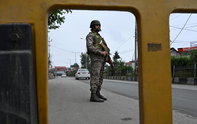 (250510) -- SRINAGAR, May 10, 2025 (Xinhua) -- An Indian paramilitary trooper stands guard as security beefed up in Srinagar city, the summer capital of Indian-controlled Kashmir, May 10, 2025. (Xinhua/Javed Dar)