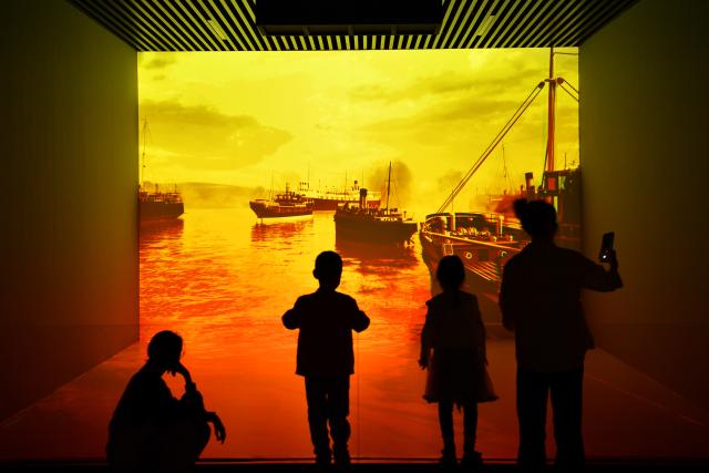 (250510) -- YUEYANG, May 10, 2025 (Xinhua) -- People visit Yueyang Museum in Yueyang City, central China's Hunan Province, May 10, 2025. Yueyang Museum reopened to the public on Saturday after a temporary closure for renovation of space layout and exhibition area in the museum since Feb. 19, 2025. (Xinhua/Chen Zhenhai)