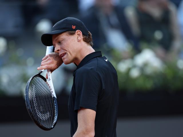(250511) -- ROME, May 11, 2025 (Xinhua) -- Jannik Sinner reacts during the men's singles round of 64 match between Jannik Sinner of Italy and Mariano Navone of Argentina at the ATP Italian Open in Rome, Italy, May 10, 2025. (Xinhua/Li Jing)