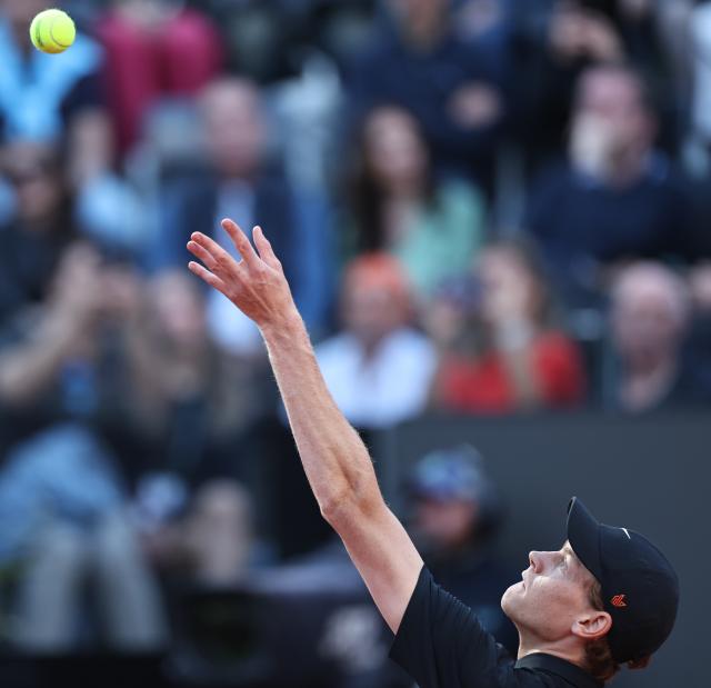 (250511) -- ROME, May 11, 2025 (Xinhua) -- Jannik Sinner serves during the men's singles round of 64 match between Jannik Sinner of Italy and Mariano Navone of Argentina at the ATP Italian Open in Rome, Italy, May 10, 2025. (Xinhua/Li Jing)