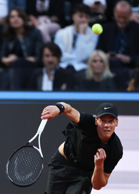 (250511) -- ROME, May 11, 2025 (Xinhua) -- Jannik Sinner serves during the men's singles round of 64 match between Jannik Sinner of Italy and Mariano Navone of Argentina at the ATP Italian Open in Rome, Italy, May 10, 2025. (Xinhua/Li Jing)