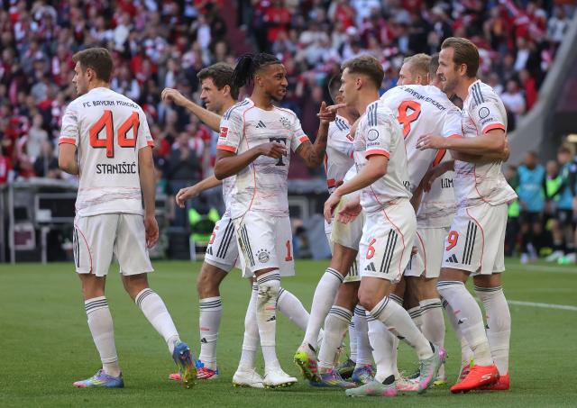 (250511) -- MUNICH, May 11, 2025 (Xinhua) -- Bayern Munich's Harry Kane (1st R) celebrates his goal with teammates during the German first division Bundesliga football match between Bayern Munich and Borussia Moenchengladbach in Munich, Germany, May 10, 2025. (Photo by Philippe Ruiz/Xinhua)