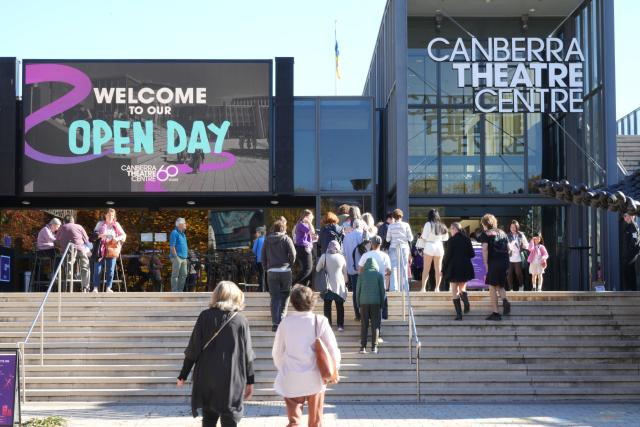 (250511) -- CANBERRA, May 11, 2025 (Xinhua) -- Visitors arrive at the Canberra Theater Center during an open day event in Canberra, Australia, on May 10, 2025. The Canberra Theater Center opened its doors to the public on Saturday as part of its 60th anniversary celebrations. (Photo by Zhang Na/Xinhua)