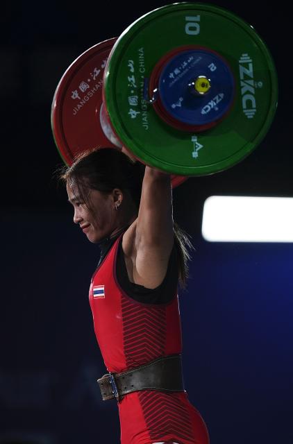 (250511) -- JIANGSHAN, May 11, 2025 (Xinhua) -- Suratwadee Yodsarn of Thailand competes during the women's 59kg competition at 2025 Asian Weightlifting Championships in Jiangshan, east China's Zhejiang Province, May 11, 2025. (Xinhua/Hou Zhaokang)