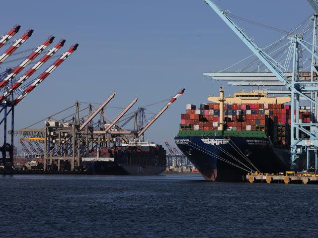 (250511) -- LOS ANGELES, May 11, 2025 (Xinhua) -- This photo taken on May 10, 2025 shows cargo ships loaded with containers at the Port of Los Angeles in California, United States. In a recent advertisement, California Governor Gavin Newsom warned the American public of the "real" and "serious" consequences of recent high tariffs, describing the situation as a "code red" economic emergency.
TO GO WITH "California governor warns of 'code red' economic emergency due to high tariffs" (Photo by Qiu Chen/Xinhua)