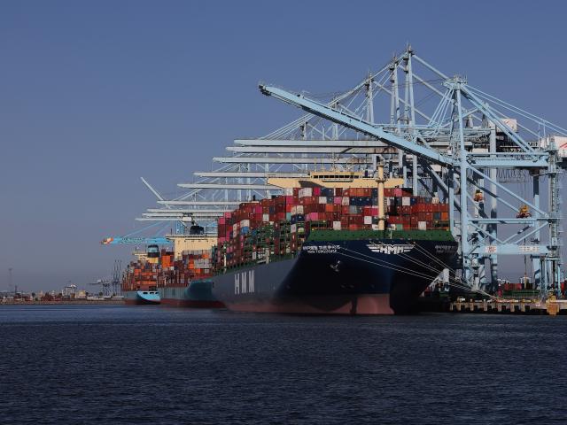 (250511) -- LOS ANGELES, May 11, 2025 (Xinhua) -- This photo taken on May 10, 2025 shows cargo ships loaded with containers at the Port of Los Angeles in California, United States. In a recent advertisement, California Governor Gavin Newsom warned the American public of the "real" and "serious" consequences of recent high tariffs, describing the situation as a "code red" economic emergency.
TO GO WITH "California governor warns of 'code red' economic emergency due to high tariffs" (Photo by Qiu Chen/Xinhua)