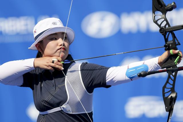 (250511) -- SHANGHAI, May 11, 2025 (Xinhua) -- Lee Gahyun of South Korea competes during the gold final of the Recurve Women's competition at Shanghai 2025 Archery World Cup Stage 2 in Shanghai, east China, May 11, 2025. (Xinhua/Wang Xiang)