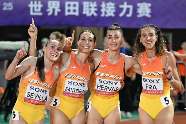 (250512) -- GUANGZHOU, May 11, 2025 (Xinhua) -- Paula Sevilla,Eva Santidrian, Blanca Hervas and Daniela Fra,  (L to R) of team Spain celebrate after the women's 4x400m relay final at the World Athletics Relays Guangzhou 2025 in Guangzhou, south China's Guangdong Province, May 11, 2025. (Xinhua/Song Yanhua)
