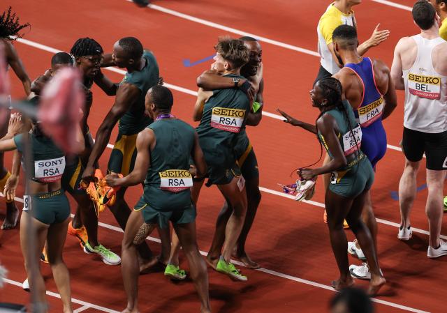 (250511) -- GUANGZHOU, May 11, 2025 (Xinhua) -- Team South Africa celebrate after the men's 4x400m relay final at the World Athletics Relays Guangzhou 2025 in Guangzhou, south China's Guangdong Province, May 11, 2025. (Xinhua/Mao Siqian)