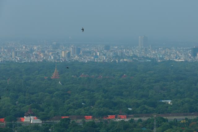 (250512) -- MANDALAY, May 12, 2025 (Xinhua) -- This photo taken on May 11, 2025 shows an urban view of Mandalay, Myanmar. (Xinhua/Myo Kyaw Soe)