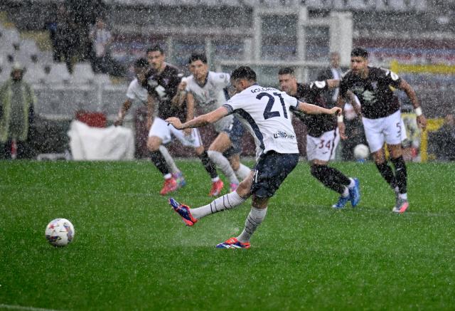(250512) -- TURIN, May 12, 2025 (Xinhua) -- Inter Milan's Kristjan Asllani scores the penalty goal during a Serie A soccer match between Torino and Inter Milan in Turin, Italy, May 11, 2025. (Xinhua)