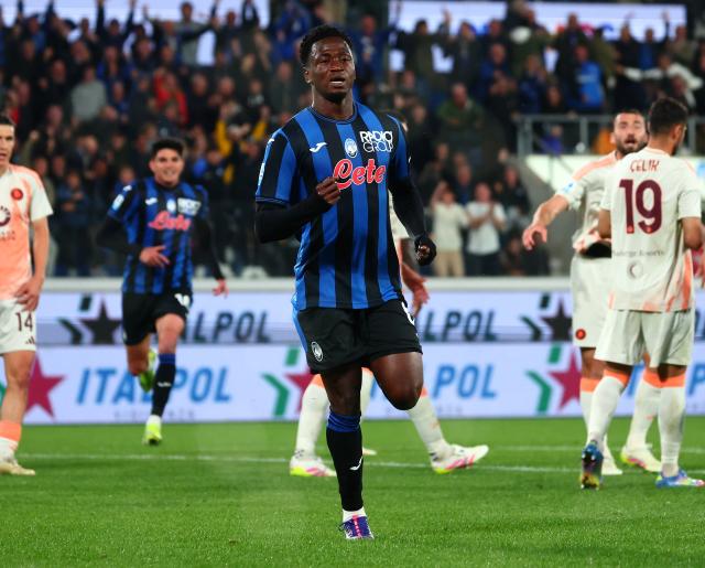 (250513) -- BERGAMO, May 13, 2025 (Xinhua) -- Atalanta's Ibrahim Sulemana celebrates his goal during a Serie A soccer match between Atalanta and Roma in Bergamo, Italy, May 12, 2025. (Photo by Alberto Lingria/Xinhua)