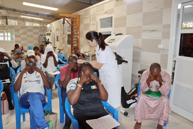 (250601) -- DAKAR, June 1, 2025 (Xinhua) -- This photo taken on May 31, 2025 shows a Traditional Chinese Medicine (TCM) training program held by the 20th batch of the Chinese medical team to Senegal at the Fann National University Hospital Center in Dakar, the capital of Senegal. The 20th batch of the Chinese medical team to Senegal has lately launched a Traditional Chinese Medicine (TCM) training program, which enrolled over 30 local health workers and medical students. (The 20th batch of the Chinese medical team to Senegal/Handout via Xinhua)