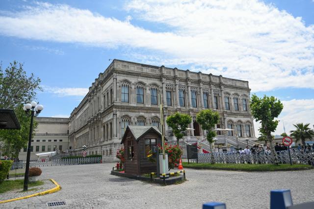 (250602) -- ISTANBUL, June 2, 2025 (Xinhua) -- This photo taken on June 2, 2025 shows the Ciragan Palace, where the Russia-Ukraine talks is held in Istanbul, Türkiye. Ukrainian and Russian delegations resumed peace negotiations on Monday in Istanbul. (Xinhua/Liu Lei)