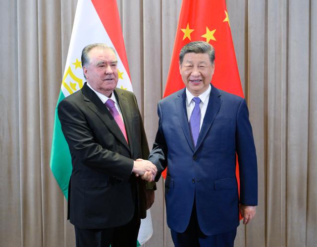 (250617) -- ASTANA, June 17, 2025 (Xinhua) -- Chinese President Xi Jinping meets with Tajik President Emomali Rahmon on the sidelines of the second China-Central Asia Summit in Astana, Kazakhstan, June 17, 2025. (Xinhua/Li Tao)