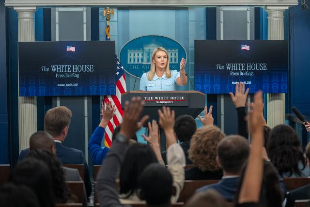 (250630) -- WASHINGTON, June 30, 2025 (Xinhua) -- White House Press Secretary Karoline Leavitt takes questions during a press briefing at the White House in Washington, D.C., the United States, on June 30, 2025. U.S. President Donald Trump on Monday signed an executive order terminating Syria sanctions, according to the White House website. (Xinhua/Hu Yousong)