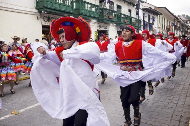 (250701) -- CUSCO, July 1, 2025 (Xinhua) -- This photo taken on June 20, 2025 shows people celebrating Inti Raymi, or the Festival of the Sun, in Cusco, Peru. TO GO WITH "Feature: Peru celebrates ancient Inca Festival of Sun" (Xinhua/Zhao Kai)