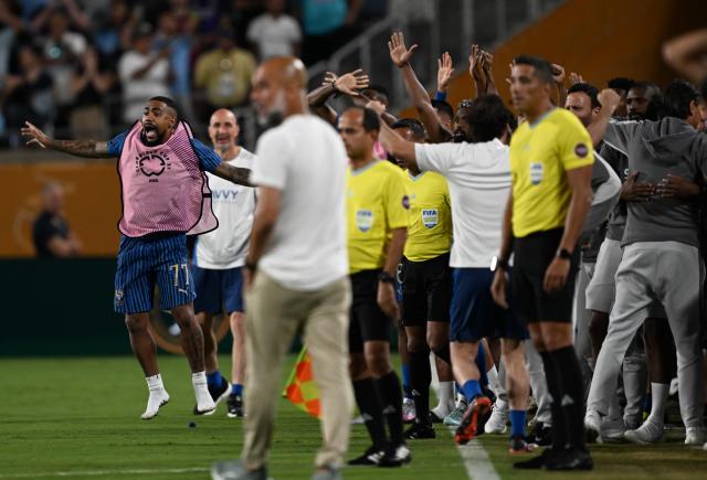 (250701) -- ORLANDO, July 1, 2025 (Xinhua) -- Members of Al Hilal celebrate after the round of 16 match between Manchester City of England and Al Hilal of Saudi Arabia at the FIFA Club World Cup 2025 at the Camping World Stadium, Orlando, Florida, the United States, June 30, 2025. (Xinhua/Wu Xiaoling)