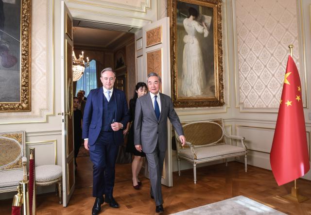 (250701) -- BRUSSELS, July 1, 2025 (Xinhua) -- Belgium's Prime Minister Bart De Wever meets with Chinese Foreign Minister Wang Yi, also a member of the Political Bureau of the Communist Party of China Central Committee, in Brussels, Belgium, July 1, 2025. (Xinhua/Peng Ziyang)